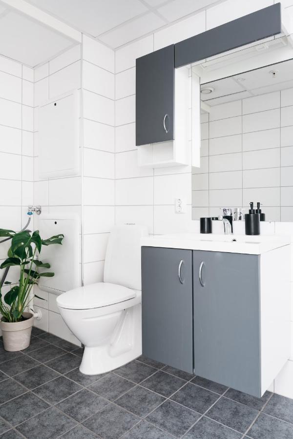 Stay Urban - Stylish Scandinavian Gem With French Balcony Bergen Bagian luar foto