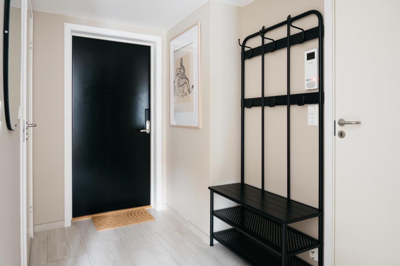 Stay Urban - Stylish Scandinavian Gem With French Balcony Bergen Bagian luar foto