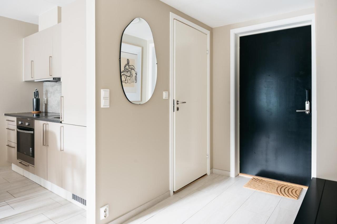 Stay Urban - Stylish Scandinavian Gem With French Balcony Bergen Bagian luar foto